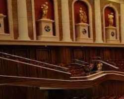You can also see paintings and statues of different popular composers and musical instruments inside the hall.